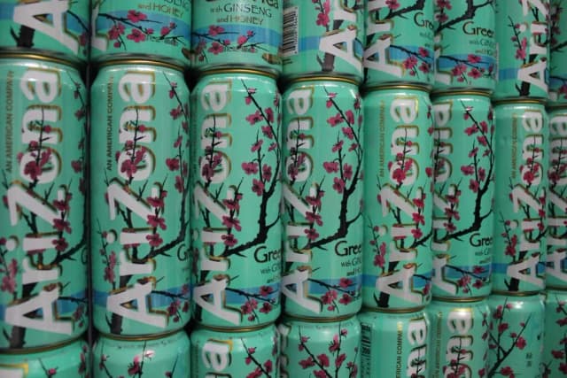 Od ilu lat można pić napój Arizona? Sprawdź, co warto wiedzieć