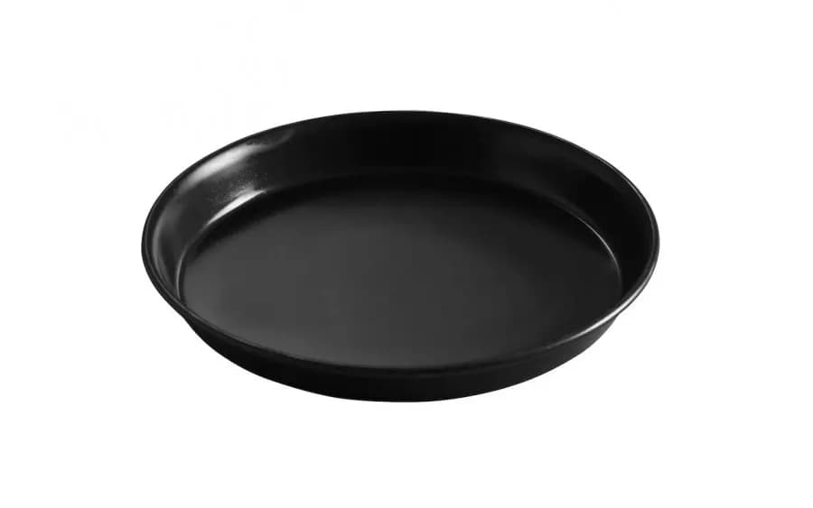 Blacha do pizzy z dziurkami czy bez - co wybrać dla idealnej pizzy?