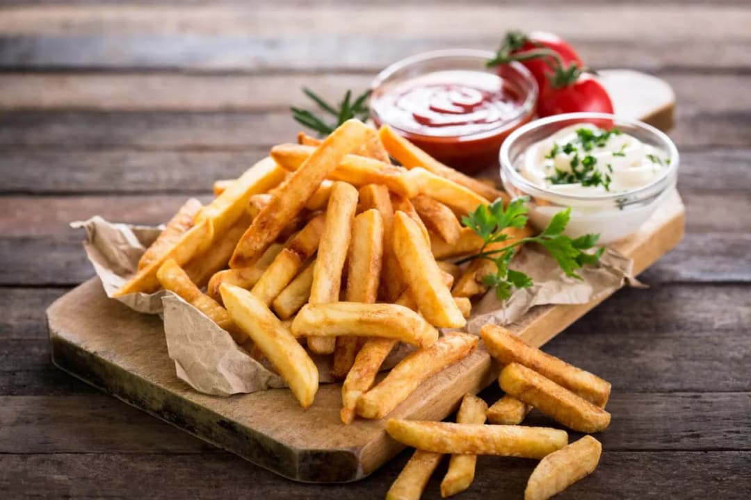 Jak piec mrożone frytki w piekarniku, aby były chrupiące i smaczne